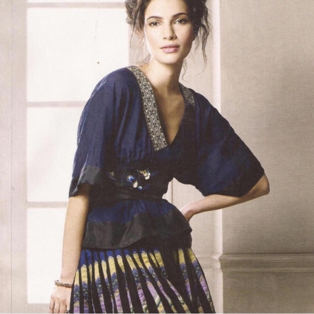 Anthropologie Brand Lithe Kimono style top.  Chest 30 in, waist 24 in.
